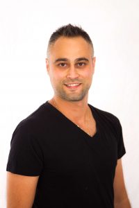 דויד מירז מטפל בכאב